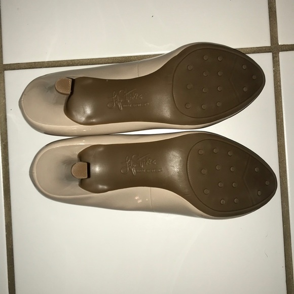 lifestride nude high heels. CHEAP! - Picture 4 of 10